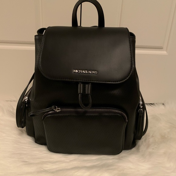 💕NEW💕 MICHAEL KORS BACKPACK - Picture 1 of 6